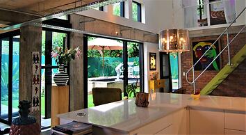 The Bright House Villa