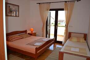 Apartments Karlo