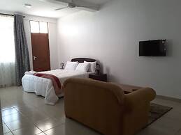 Two Mountains Lodge