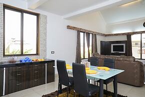 OYO 22738 Home Gorgeous 4BHK Lonavala