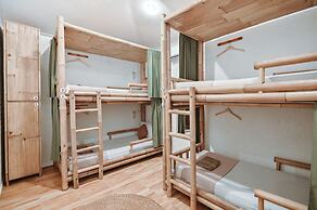 Snooze Guesthouse Yogyakarta - Hostel