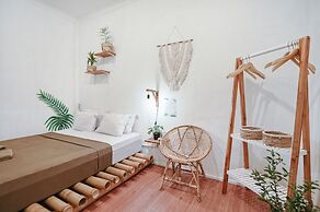 Snooze Guesthouse Yogyakarta - Hostel