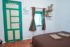 Snooze Guesthouse Yogyakarta - Hostel