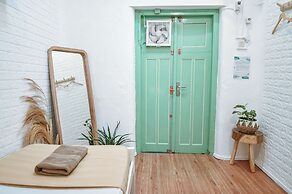Snooze Guesthouse Yogyakarta - Hostel