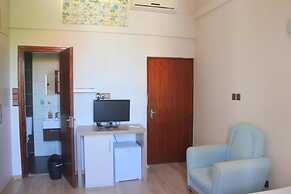 Breeze Flora Hotel