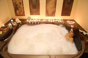 Le Chateau Lambousa Hotel