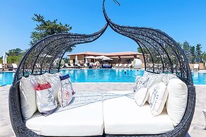 Le Chateau Lambousa Hotel