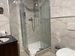 Louis Hotels