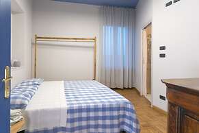 Boulevard 900 - Comfort and Style - Entire Structure 12 Beds