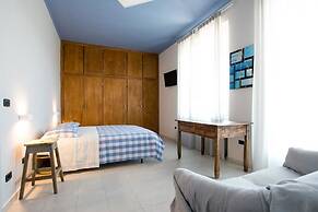 Boulevard 900 - Comfort and Style - Entire Structure 12 Beds