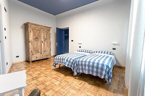 Boulevard 900 - Comfort and Style - Entire Structure 12 Beds