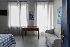 Boulevard 900 - Comfort and Style - Entire Structure 12 Beds