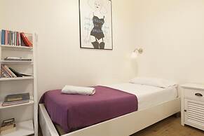 Akira Flats Roger de Flor Chic apartment