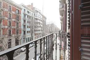 Akira Flats Roger de Flor Chic apartment