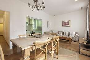 Akira Flats Roger de Flor Chic apartment