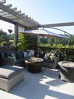 Redwood Valley B & B