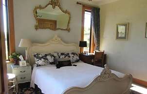 Redwood Valley B & B