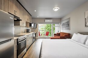 SoLo Suites