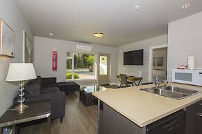 SoLo Suites