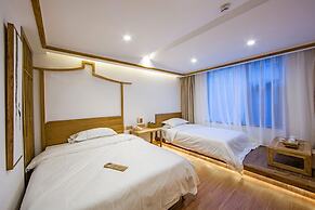 Wuyishan Old Street Hill Lodge