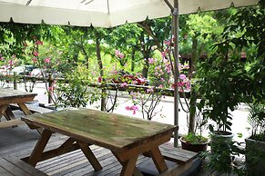 Wuyishan Old Street Hill Lodge