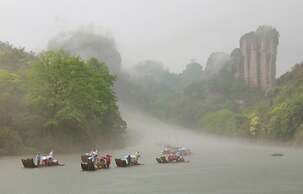 Wuyishan Old Street Hill Lodge