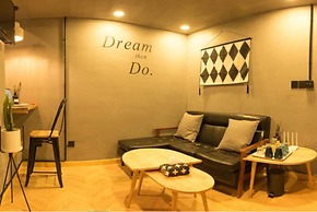 Welcome Home Courtyard-Black Boutique