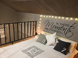 Welcome Home Courtyard-Black Boutique