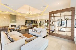 Korineum Golf & Beach Resort