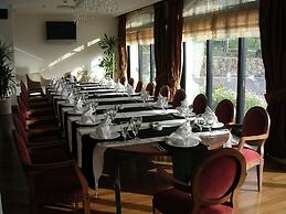 Korineum Golf & Beach Resort
