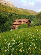 Apartamentos Rurales Buenamadre