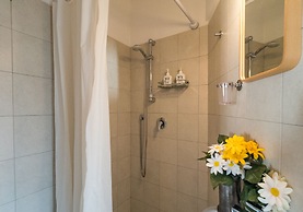 El Nin Apartment with Terrace & AC