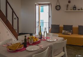El Nin Apartment with Terrace & AC