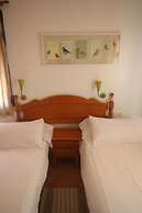 Hostel El Lago Caceres