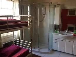 Embassie Backpackers Liverpool