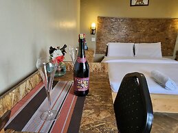 Leleshwa Getaway