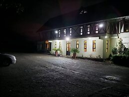 Leleshwa Getaway