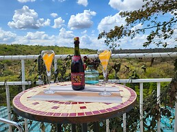Leleshwa Getaway