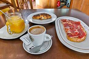Hostal Alfonso XI