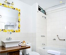 Alwa Standard Hotel Boutique