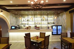 Rose Garden Hotel