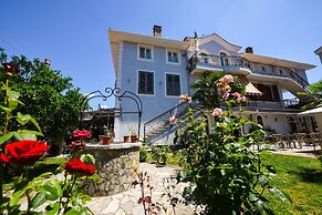 Rose Garden Hotel