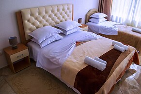 Hotel Ajana