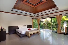 Boutique 3BR Pool Villa Bianca NaiHarn