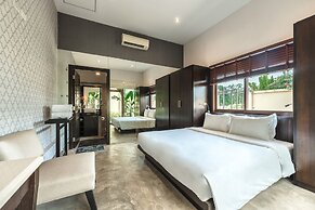 Generous 6BR Balinese Pool Villa Sophia