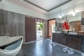 Generous 6BR Balinese Pool Villa Sophia