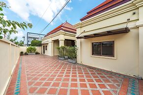 Generous 6BR Balinese Pool Villa Sophia