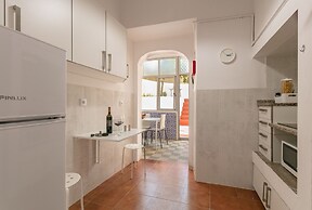 Vintage Apartment in Historic Lisbon