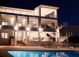 Luxury villa with heated pool