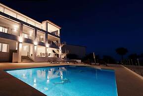 Luxury villa with heated pool